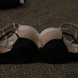 VS pink everyday wear bras 3